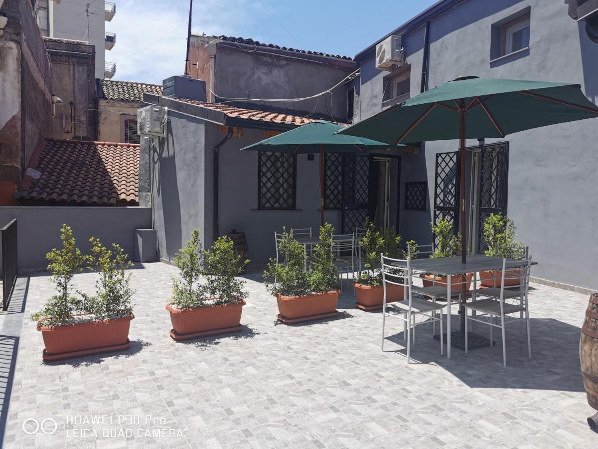 Il Giardino In Centro Apartment Catania Bagian luar foto